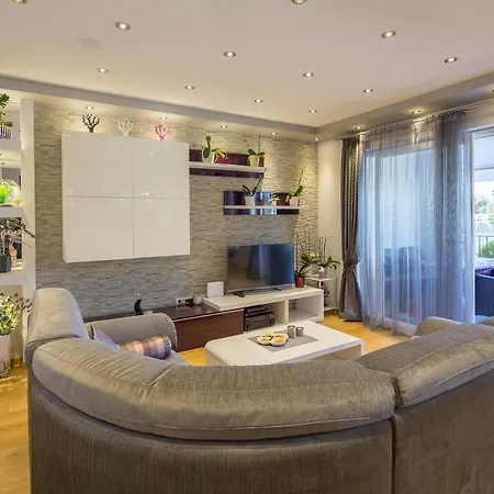 Nena * Макарська