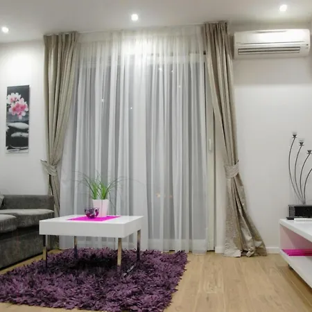 Nena Apartment *