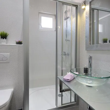 Nena Apartment *