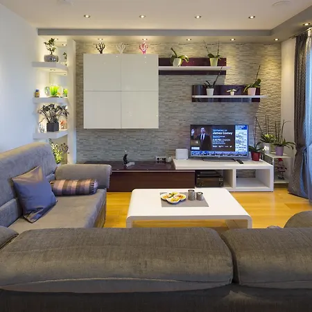 Nena Apartment Makarska